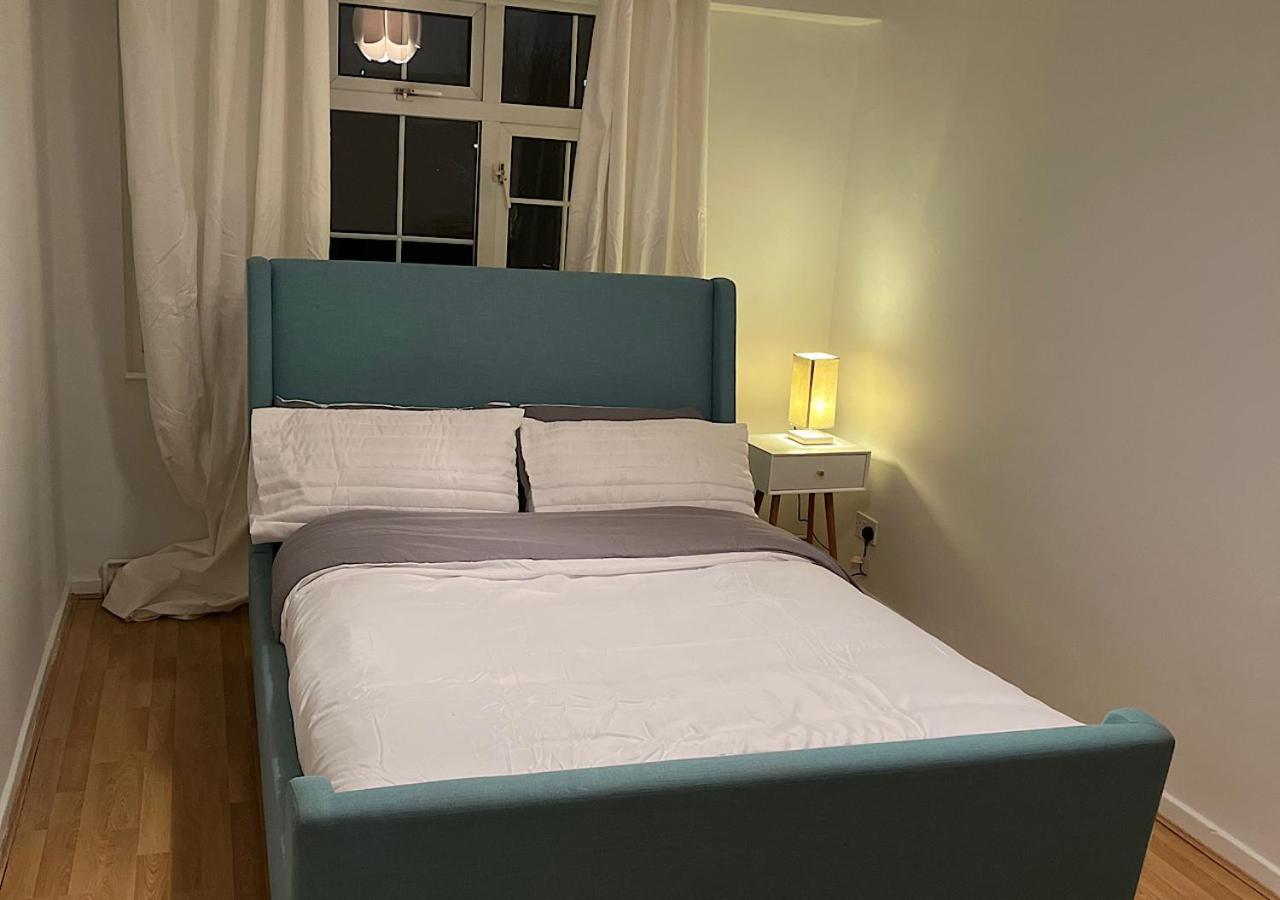 Lovely 2 Bedroom Apartment With Parking Space ロンドン エクステリア 写真