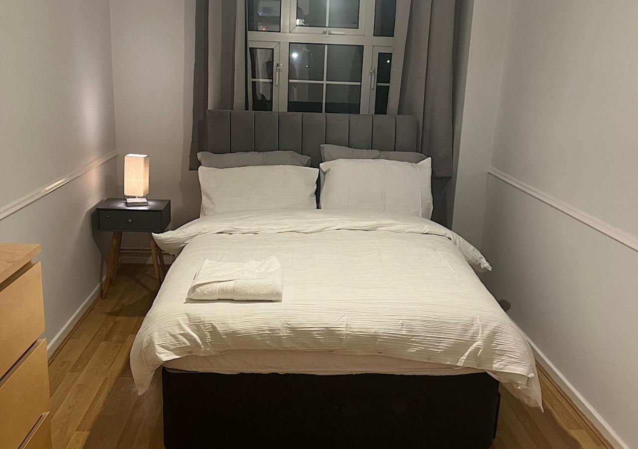 Lovely 2 Bedroom Apartment With Parking Space ロンドン エクステリア 写真
